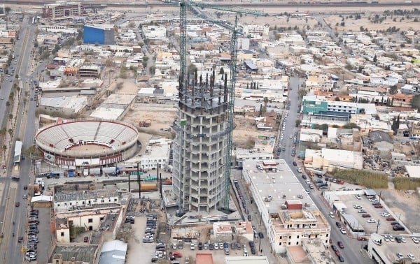 middle-torre-NOTKoCQrW