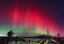 Intensas auroras boreales iluminaron el cielo tras tormenta geomagnética