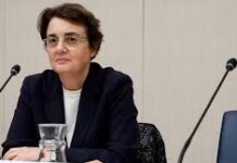 Dimite directora del Museo del Louvre tras crisis