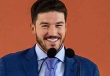 Tunden a Samuel García; le dijo “metiche” a mujer que pidió escuelas