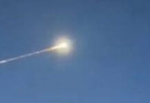 Meteorito cruza el cielo de Alemania y daña el techo de una casa