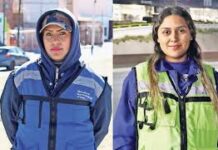 Limpian Sonia y Mary mientras la ciudad ‘duerme’