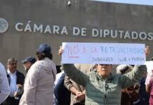 Eliminan, entre protestas, pensiones doradas