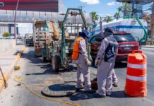 REFUERZA LA JMAS LIMPIEZA EN COLECTOR TEÓFILO BORUNDA PARA PREVENIR BROTES DE AGUAS NEGRAS