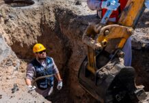 REPARA LA JMAS HUNDIMINTO EXPUESTO EN CALLE ANÁHUAC