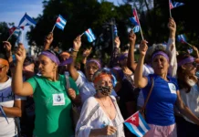 Cientos de mujeres cubanas se manifiestan contra el bloqueo energético estadounidense mientras la crisis se agrava