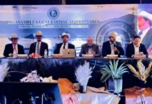 Álvaro Bustillos pide a ganaderos seguir “dando la batalla”