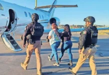 Detienen a dos con órdenes de extradición