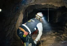 Hallan con vida a segundo minero en El Rosario, Sinaloa