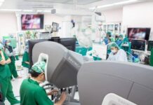 ¡Histórico! Tailandia realizó cirugías cardíacas con robots