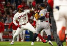 ¡A los golpes! Protagonizan Angelinos y Bravos 1° pelea del año en MLB