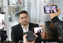 Hoy una gobernadora enfrenta una persecución por decir la verdad: Alfredo Chávez