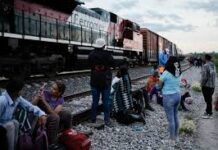 Cubanos deportados a México viven en condiciones precarias