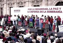 Arriba marcha morenista a Palacio de Gobierno