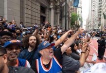 ¡Locura en Nueva York! Una marea humana tomó las calles por el título de los Knicks tras 53 años