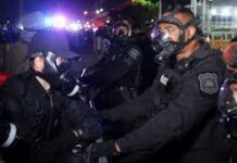 Toque de queda blinda cárcel del ICE en Newark; chocan manifestantes y policías