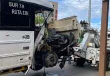 Se queda dormido al volante y destroza camión de maquila en La Cantera