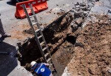 Atiende JMAS hundimiento en red de alcantarillado en calle Jacinto Benavente