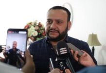 Arturo Medina equipará aulas de Jicapore; la educación no puede esperar, menos en Guadalupe y Calvo afirma