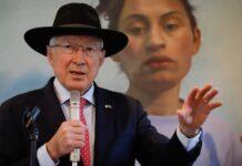 Responde Ken Salazar a Sheinbaum: no mentí