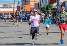 Disfrutan familias delicienses la quinta edición de la Carrera de Colores; participaron más de 800 corredores