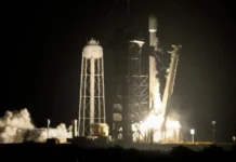 Un cohete desechado de SpaceX se dirige a gran velocidad hacia la Luna