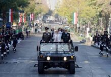 Sheinbaum encabeza el desfile militar: 99 aeronaves sobrevolarán el Zócalo por primera vez