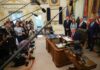 Escala en EU disputa entre medios y Trump