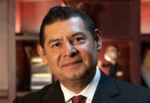 Para el Gobernador morenista de Puebla, las mujeres no pueden ser autoridad para enfrentar al crimen organizado