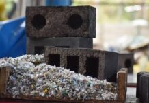 Materiales de construcción resistentes elaborados con desechos de plástico