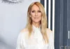Convive Céline Dion con sus fans afuera de hotel en París