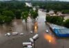 Remanentes de tormenta tropical ‘Edouard’ se mantienen sobre Texas, inundando viviendas y carreteras