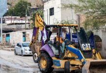 Despliega JMAS maquinaria para atender emergencia por lluvias en el norponiente de Juárez