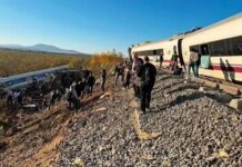 Chocan trenes en España; hay 10 muertos