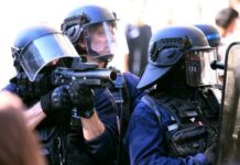Policía reprime manifestaciones estudiantiles en Francia