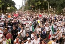 Marcharon en CDMX trabajadores del IMSS; rechazan propuesta salarial
