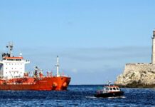 Asegura EU barco petrolero rumbo a Cuba y lo manda a México