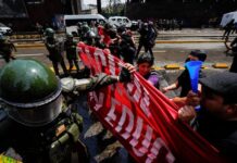 Policía chilena reprime con dureza conmemoración del séptimo aniversario del estallido social de 2019